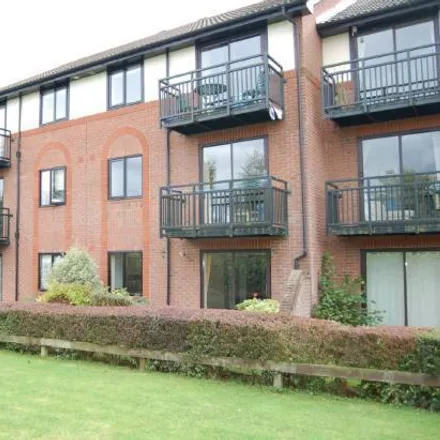 Image 1 - Barnston Way, Hutton, CM13 1YL, United Kingdom - Apartment for rent