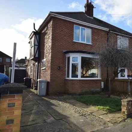 Buy this 3 bed duplex on Southlands Avenue in Louth, LN11 8EW