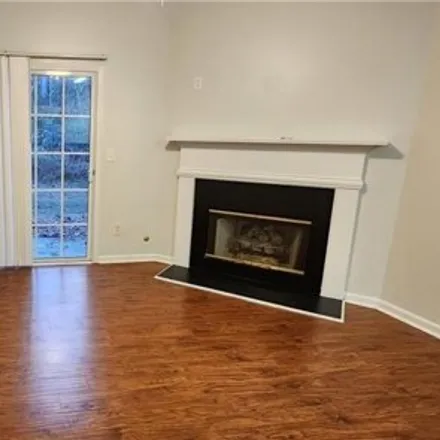 Image 2 - Hidden Cove Circle, Peachtree Corners, GA 30092, USA - Townhouse for rent