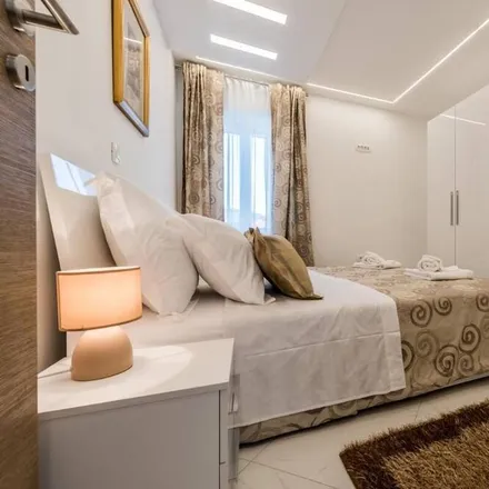 Rent this 3 bed apartment on 23273 Općina Preko