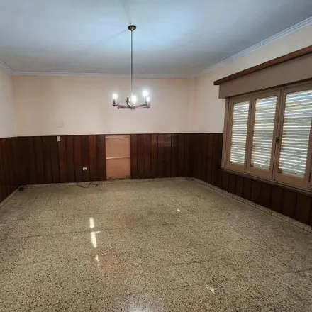 Buy this 4 bed house on Avenida Antártida Argentina 504 in Partido de Lomas de Zamora, Turdera