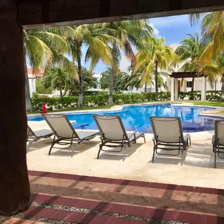 Image 2 - Avenida Paraíso, Isla Dorada, 75500 Cancún, ROO, Mexico - House for rent