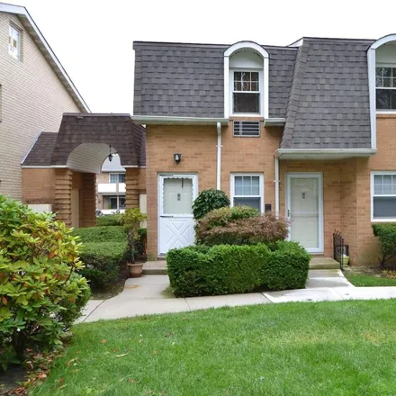 Buy this 1 bed condo on Buckley Road in Holtsville, NY 11742