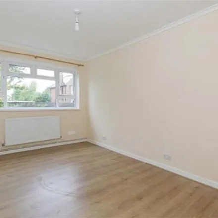 Image 4 - Franciscan Road, London, SW17 8DS, United Kingdom - Apartment for rent