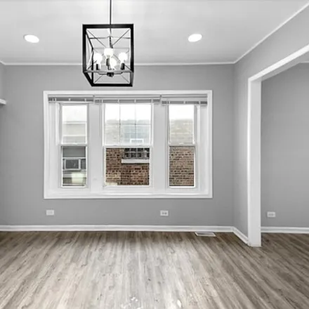 Image 4 - 7427 South Perry Avenue, Chicago, IL 60621, USA - House for sale