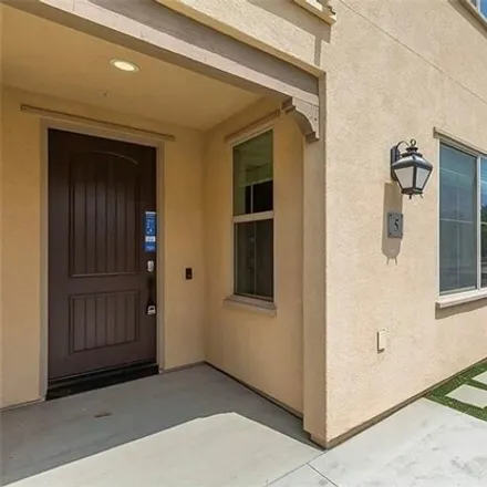 Image 2 - New Haven Drive, Ontario, CA 91752, USA - Townhouse for rent