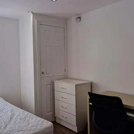 Rent this 3 bed apartment on Osborne Terrace in Newcastle upon Tyne, NE2 1NE