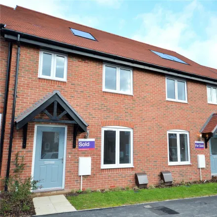 Image 3 - Sandyfields Lane, Fisher's Pond, SO21 1FW, United Kingdom - Townhouse for rent