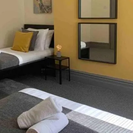 Rent this 2 bed condo on Gateshead in NE10 0AY, United Kingdom