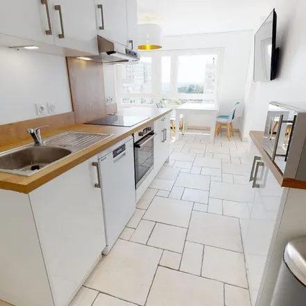 Rent this 4 bed apartment on 15 Boulevard de l'Europe in 69600 Oullins, France