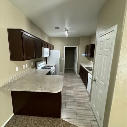 Image 5 - 1 Falcon Feather Way, Henderson, NV 89012, USA - Townhouse for rent