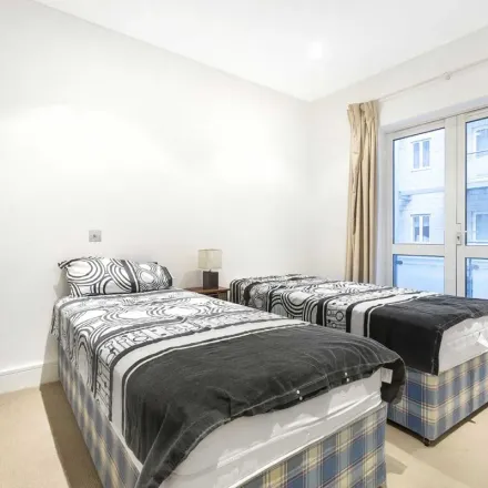 Image 4 - 8 Clarendon Gardens, London, W9 1BH, United Kingdom - Apartment for rent