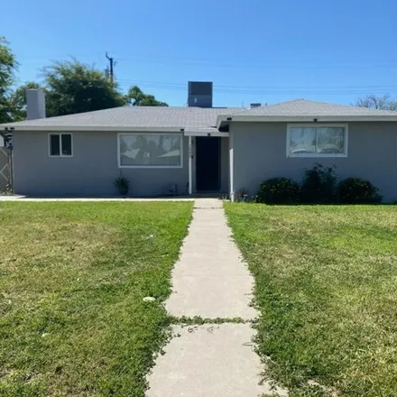 Buy this 3 bed house on 1005 Meredith Drive in Bakersfield, CA 93304