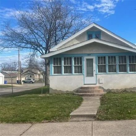 Buy this 2 bed house on 1039 Englewood Avenue in Saint Paul, MN 55104