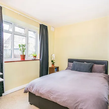 Rent this 4 bed apartment on Derby House in Walnut Tree Walk, London