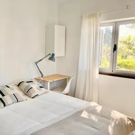 Rent this 2 bed room on Maria Céu Tomé Pinto in Rua Júlio da Silveira 61, 2775-535 Parede