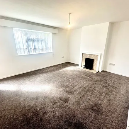 Rent this 3 bed apartment on 45 High Street in London, IG6 2AD