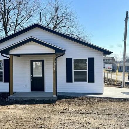 Buy this 3 bed house on 281 West Pearson Street in Mexico, MO 65265