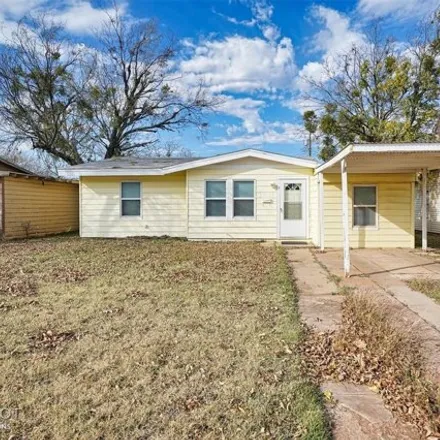 Rent this 3 bed house on 1260 South Crockett Drive in Abilene, TX 79605