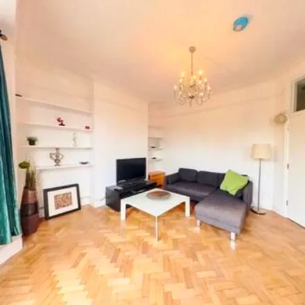 Rent this 4 bed room on Kingdom Hall of Jehovah's Witnesses in 200 New Cross Road, London