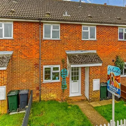Buy this 2 bed townhouse on Bushy Royds in South Willesborough, TN24 0DS