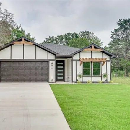 Buy this 3 bed house on 246 N Cherokee Shores Dr in Mabank, Texas