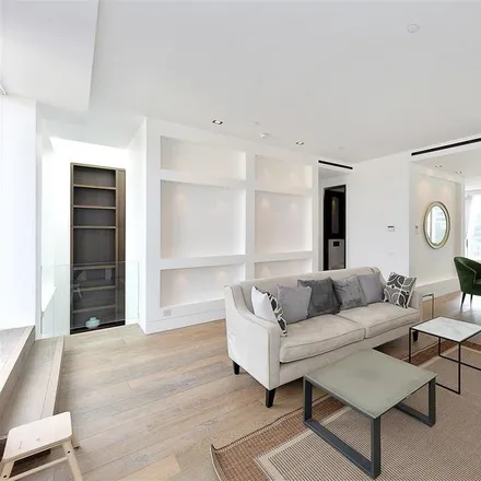 Rent this 3 bed apartment on 17 Buckingham Gate in London, SW1E 6NF