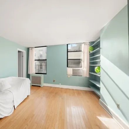 Image 6 - 155 East 2nd Street, New York, NY 10009, USA - Apartment for sale