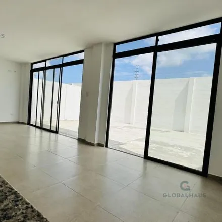 Rent this 3 bed house on unnamed road in 090401, Guayaquil