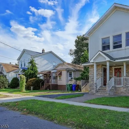 Buy this 6 bed townhouse on 919 Baldwin Avenue in Linden, NJ 07036