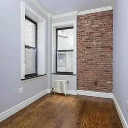 Image 2 - Citizens Bank, 143 East 9th Street, New York, NY 10003, USA - Apartment for rent