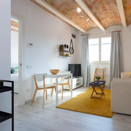 Image 5 - Carrer de Villarroel, 190, 192, 08036 Barcelona, Spain - Apartment for rent