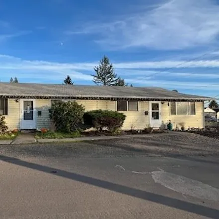 Buy this 4 bed house on 2400 East 13th Street in Vancouver, WA 98661