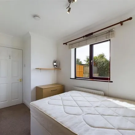 Rent this 4 bed townhouse on 47 Hilda Road in London, E16 4NQ