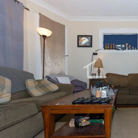 Rent this 6 bed apartment on 1 Glenley Terrace