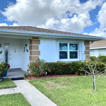 Buy this 2 bed condo on 123 Lakes End Drive in Fort Pierce, FL 34982
