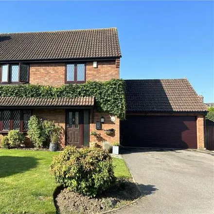 Buy this 4 bed house on Rowley Drive in Botley, SO30 2SN