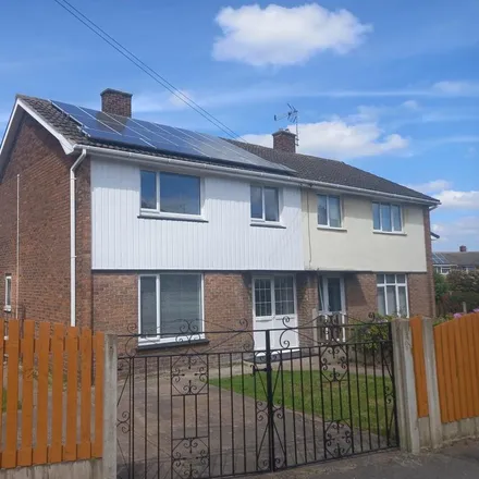 Rent this 3 bed duplex on Breck Bank in New Ollerton, NG22 9XG