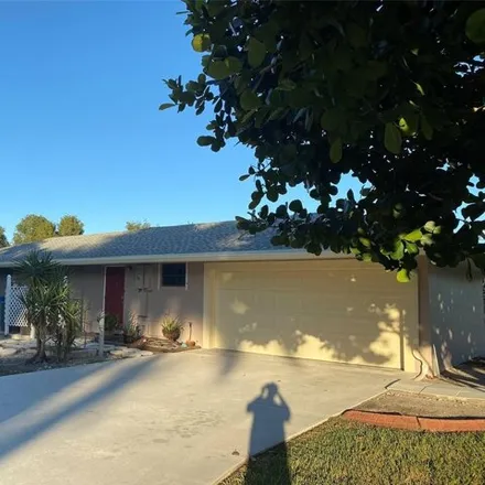 Rent this 3 bed house on 16811 Southwest 52nd Place in Southwest Ranches, Broward County
