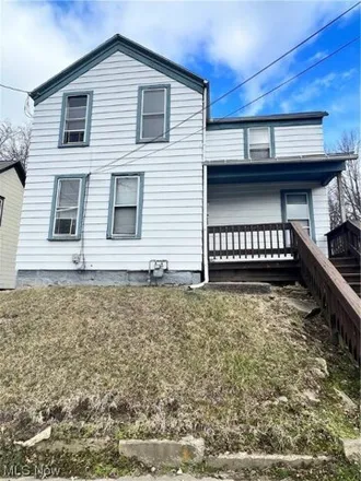 Buy this 4 bed house on 581 Allyn St in Akron, Ohio