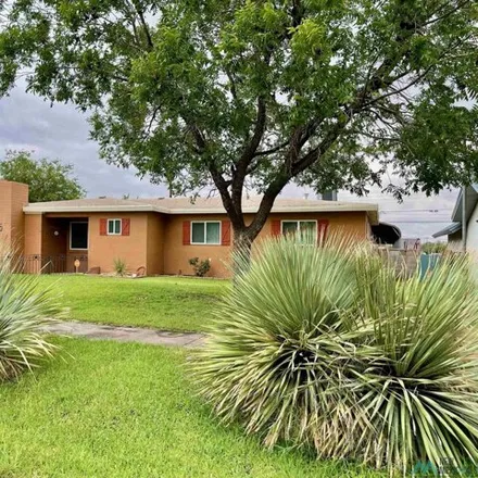 Buy this 3 bed house on 1810 Solana Rd in Carlsbad, New Mexico