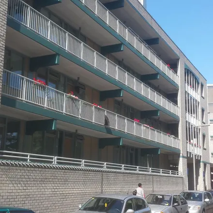 Rent this 3 bed apartment on Gijsinglaan 770 in 3026 BN Rotterdam, Netherlands