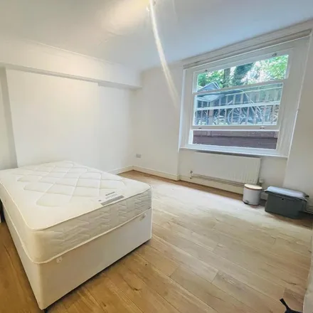 Rent this studio room on 106 Belsize Road in London, NW6 4AN