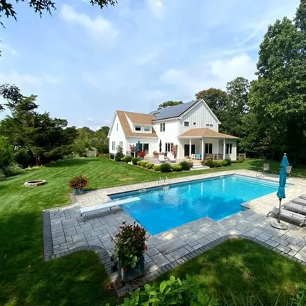 Rent this 5 bed house on 17 Willowood Court in Westhampton, Suffolk County
