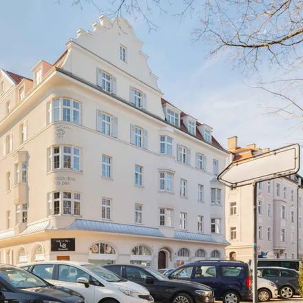 Rent this 6 bed apartment on Fallstraße 26 in 81369 Munich, Germany