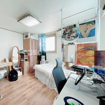 Rent this studio apartment on 서울특별시 광진구 능동 416-7