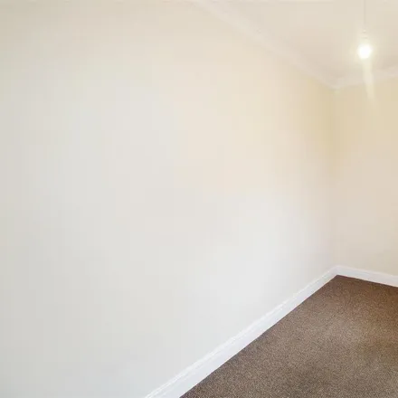 Image 7 - Mortimer Row, Bradford, BD3 8LN, United Kingdom - House for rent