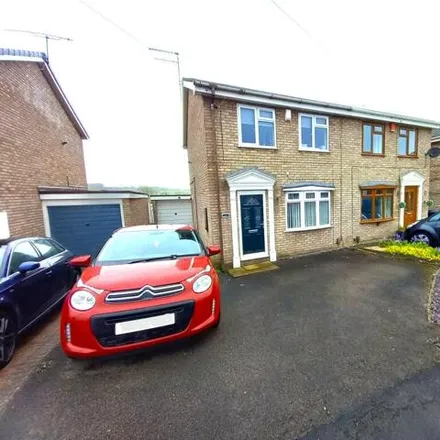 Rent this 3 bed duplex on Ferndown Drive in Newcastle-under-Lyme, ST5 4BP