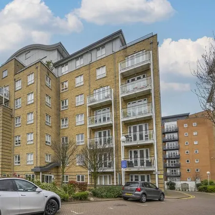 Rent this 2 bed apartment on Kirkland House in St. Davids Square, London
