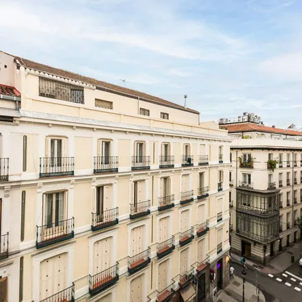 Rent this 2 bed apartment on El Museo del Tarot in Calle de San Alberto, 1